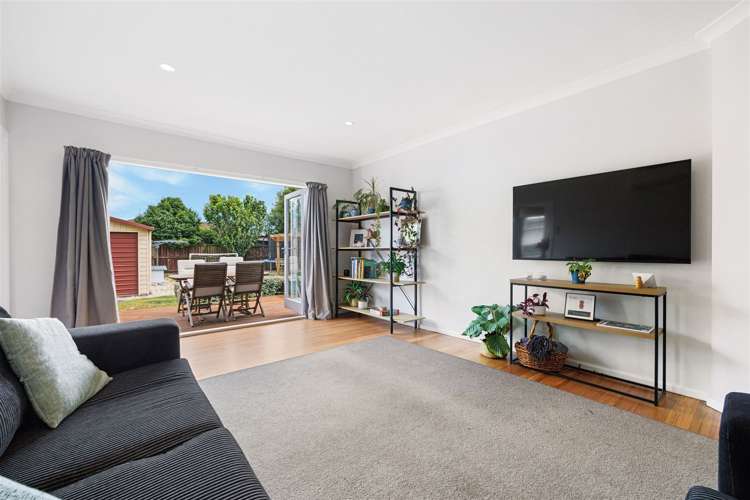 44 Pitcairn Crescent Bryndwr_5