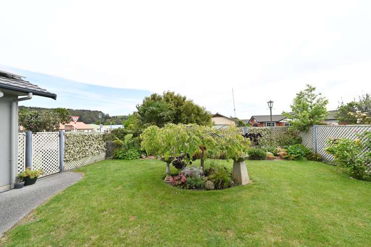 53 Kensington Drive Taradale_12