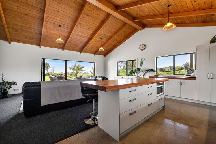 165 Sealy Road Omata_5