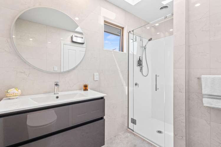 1 Springvale Gardens Harewood_19