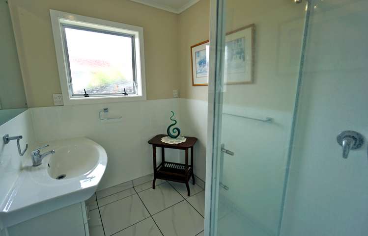 77 Bremworth Avenue Dinsdale_12