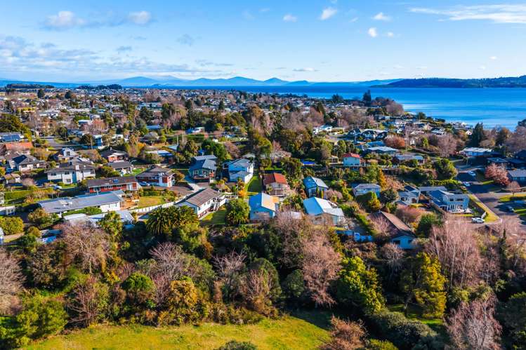 44 Tremaine Avenue Two Mile Bay_27