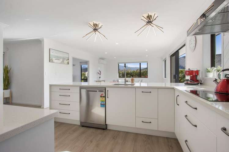 39 Arran Drive Katikati_3