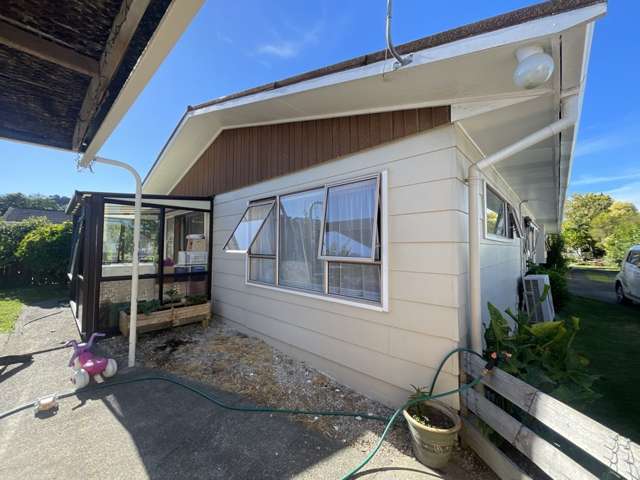 Charming 2-Bedroom Unit in a premium location!