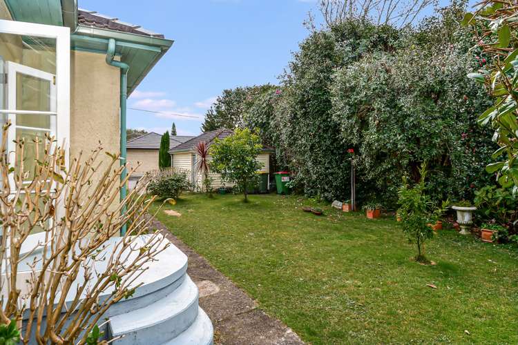 627 Grey Street Hamilton East_24