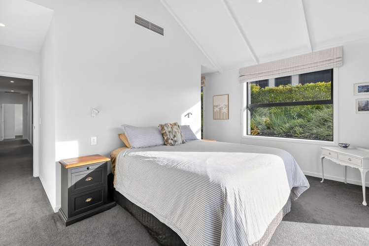72 Infinity Drive Wanaka_10
