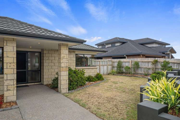 65 Quadrant Heights Paraparaumu_1