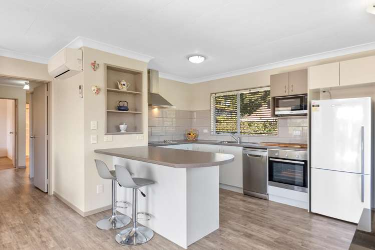 10 Poike Road Hairini_12