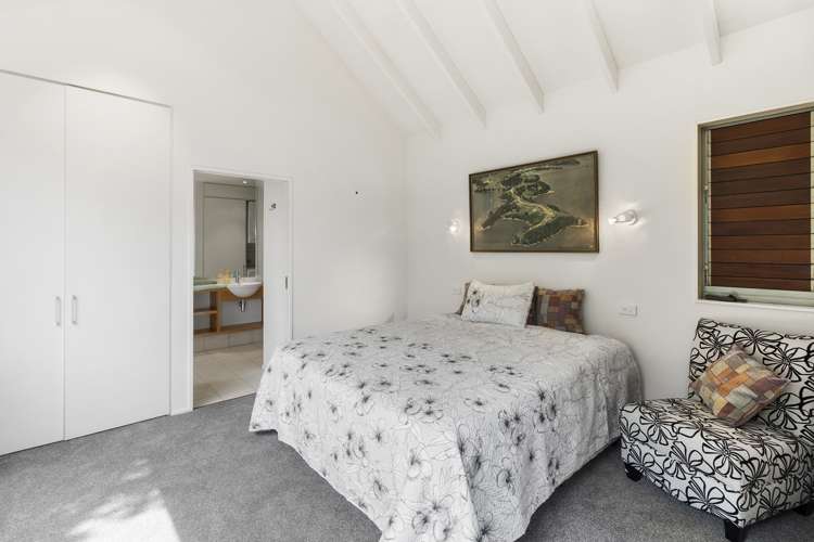 66 Kennedy Point Road Surfdale_44