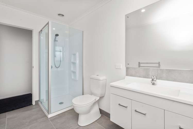 31 Saint Michael Crescent One Tree Point_33