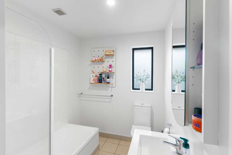 94 Renoir Drive Rolleston_13