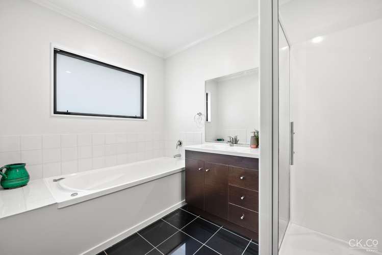 102 Kirton Drive Riverstone Terraces_16