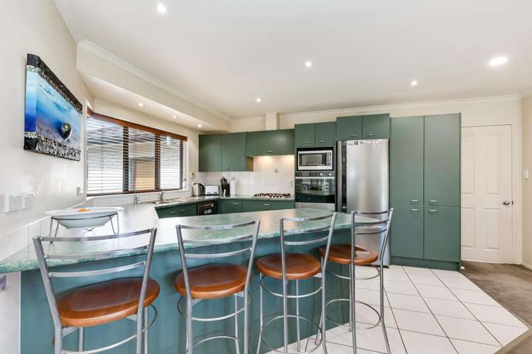 37 Stewart Gibson Place_2