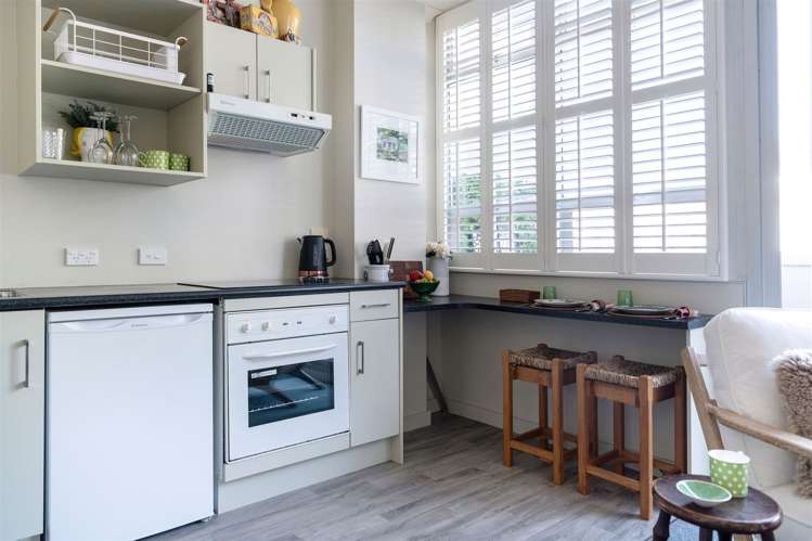 1j/3 Shakespeare Road Napier South_9