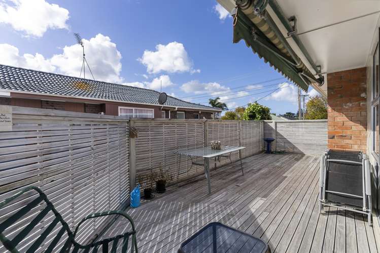 34 Centreway Road Orewa_16
