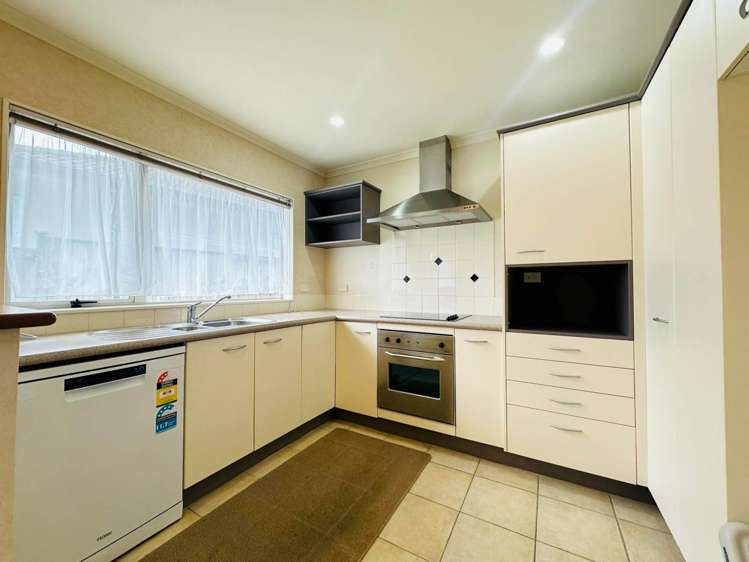 42 Rush Creek Drive Westgate_8