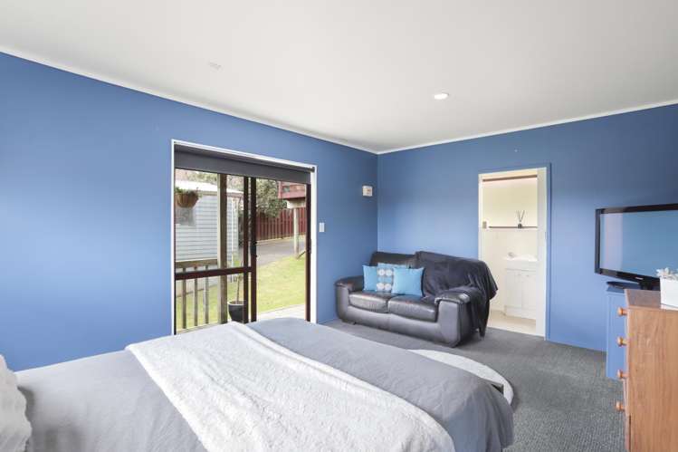 61 Forest Hill Road Henderson_12