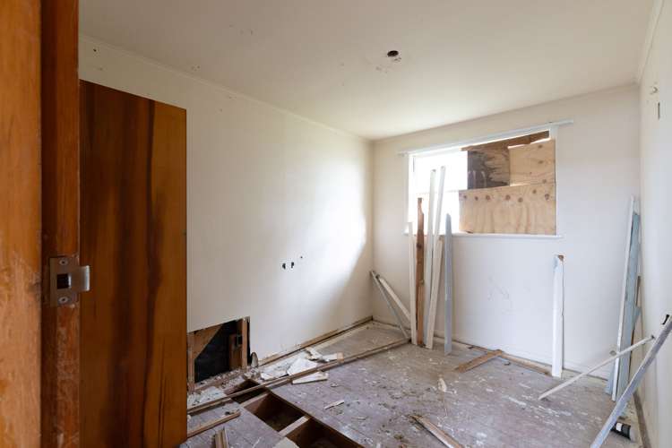 35 & 37 Stephens Crescent Highbury_9