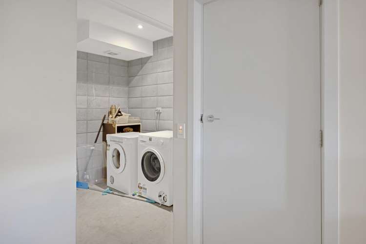 4/16 Ronald Street Strandon_34