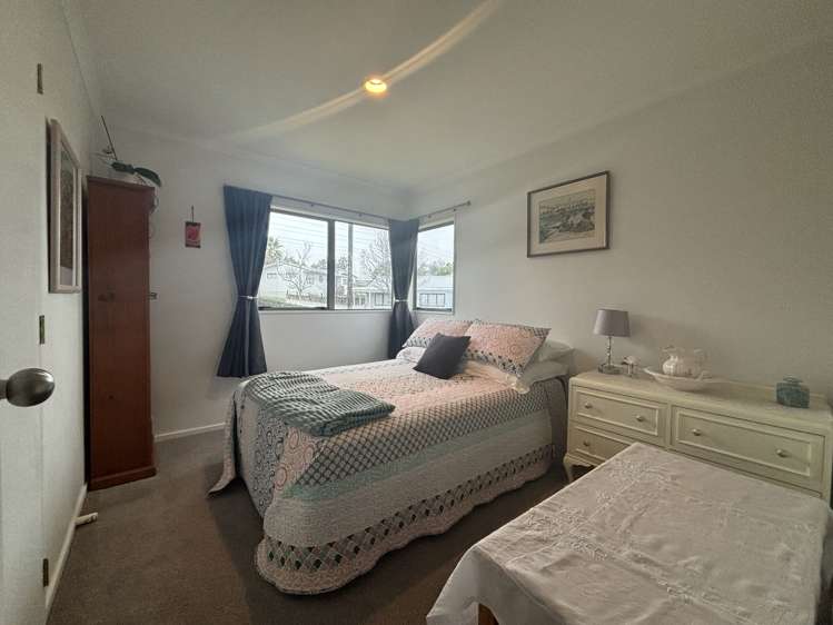27 Loughanure Place Massey_6