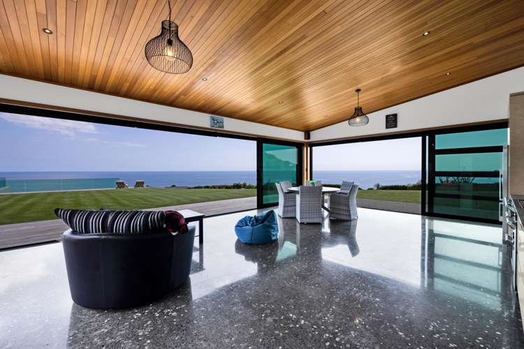 24 Washer Road Omata_35