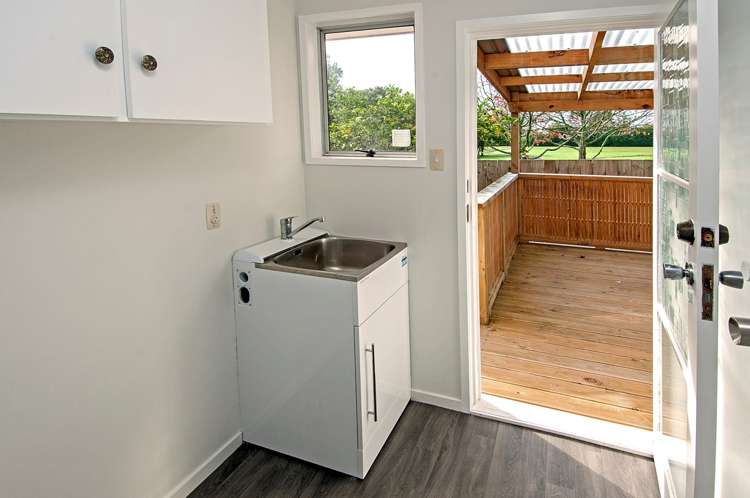 1/81a Flanshaw Road Te Atatu South_11