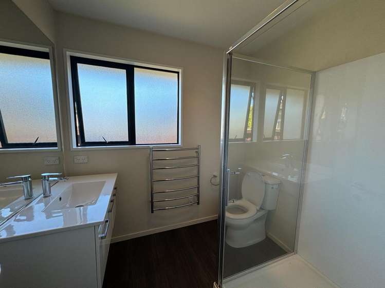 382 Pages Road Aranui_5