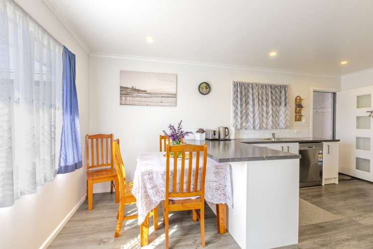 17 Read Crescent Clive_6