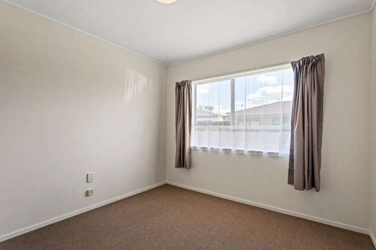 2/12 Duke Street Papakura_6