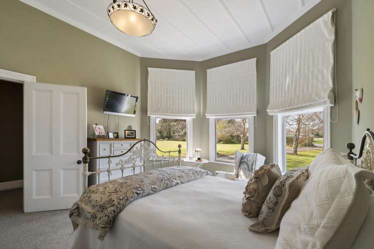 19 Johnson Street Bulls_2