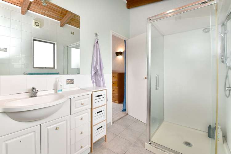 38 Thorburn Avenue Red Beach_12