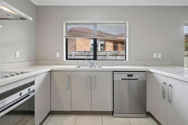 3 Percy Kinsman Crescent Riverstone Terraces_1