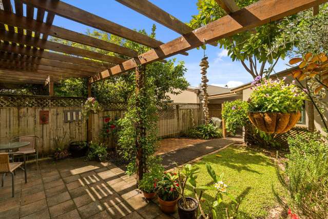 2/8 Tuscany Way Te Atatu Peninsula_2