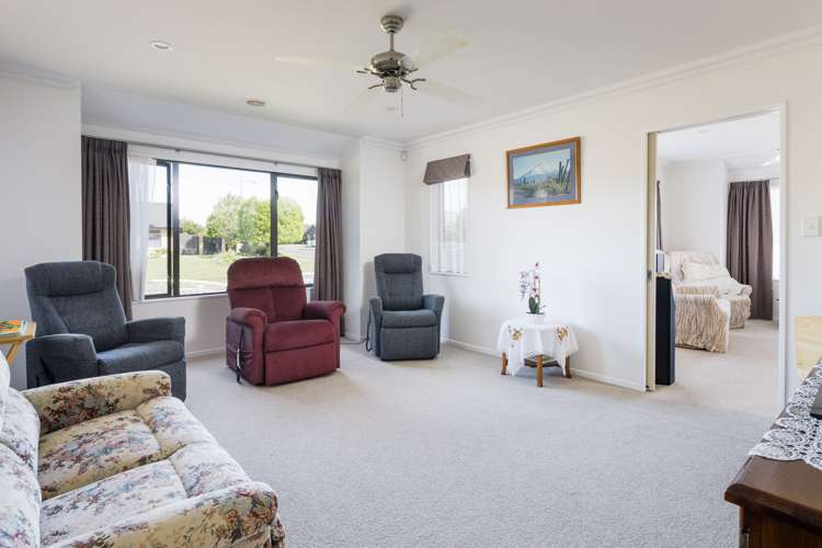 1 Merlin Close Huntington_10