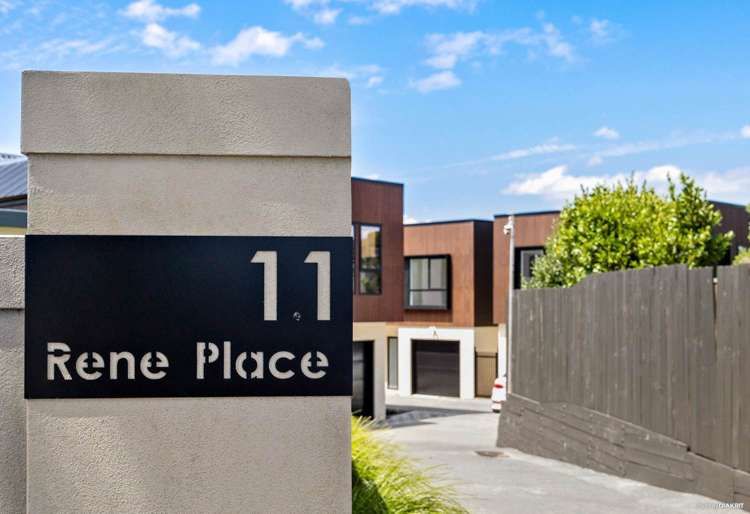 11D Rene Place Sunnyhills_19