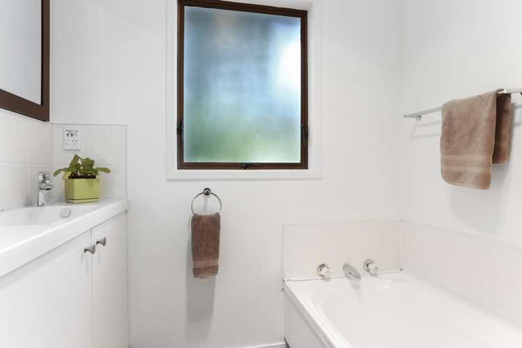 2/59 West Coast Road Glen Eden_12