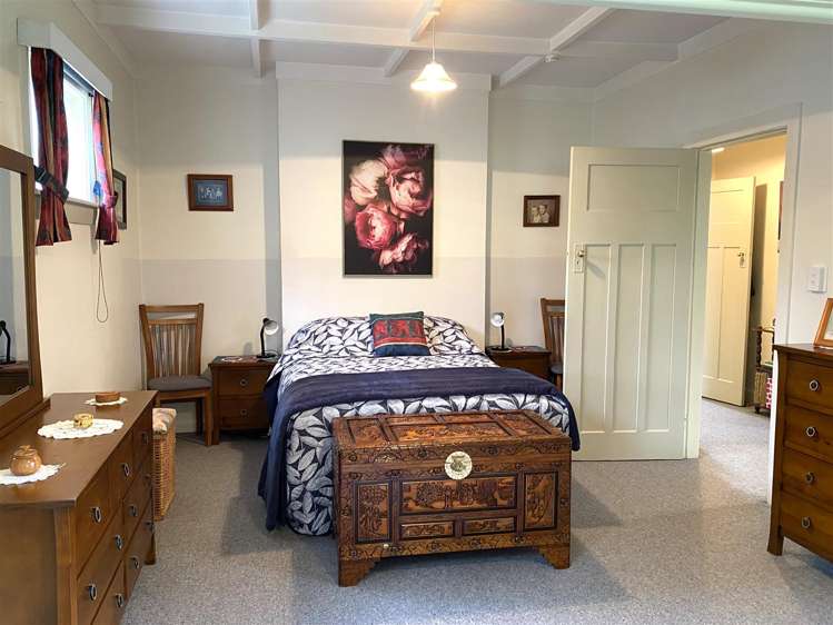 2 Sinnamon Street Reefton_15