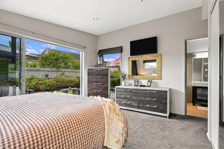 23 Magnolia Rise Waipahihi_13
