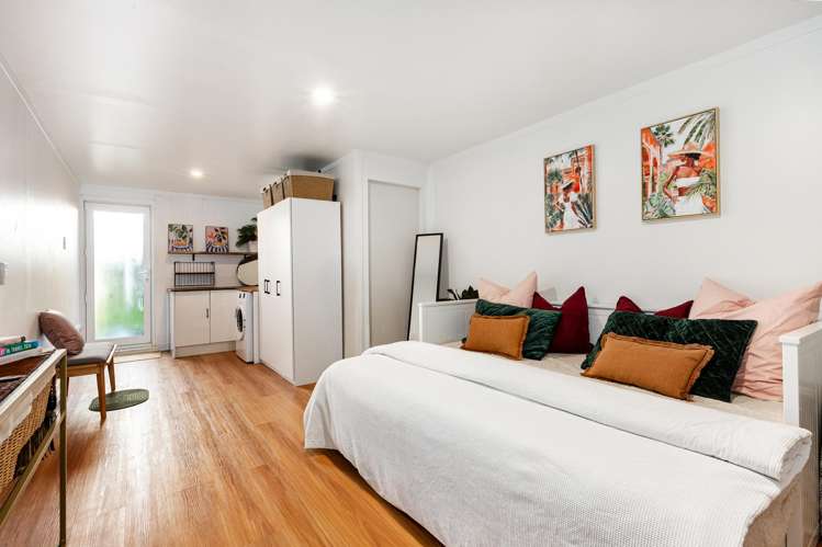 1/107 Allington Road Karori_12