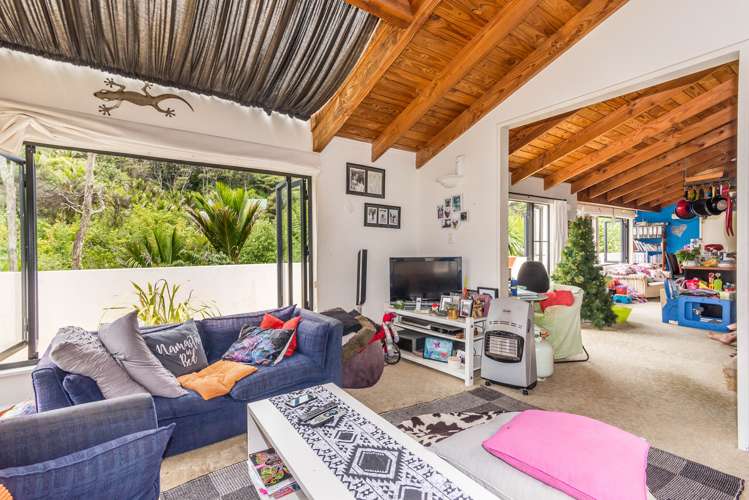 11 Woontons Lane Titirangi_2