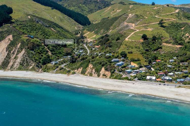 11 Airlie Street Glenduan_19