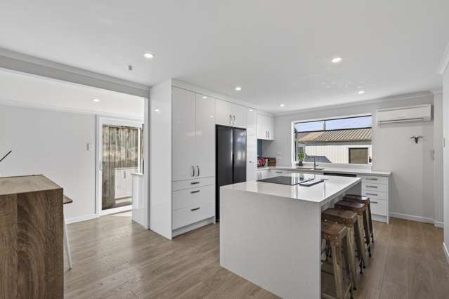 8 York Crescent Westown_4