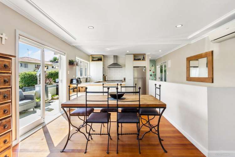 1/87a Kowhai Road Mairangi Bay_8