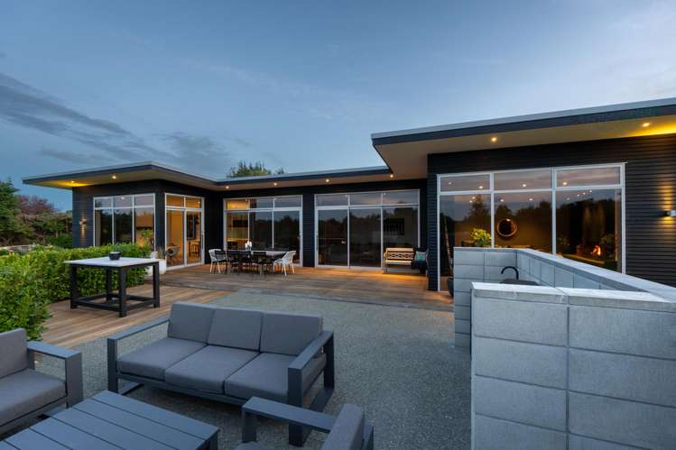 23-25 Black Road Otatara_32