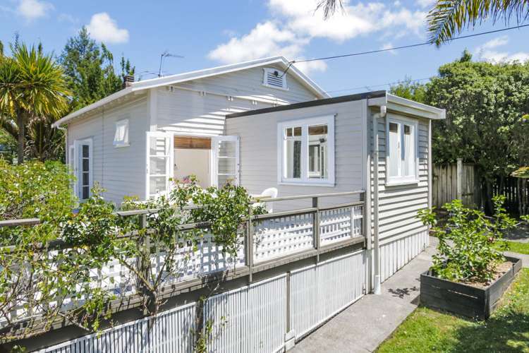 39 Clayburn Road Glen Eden_0