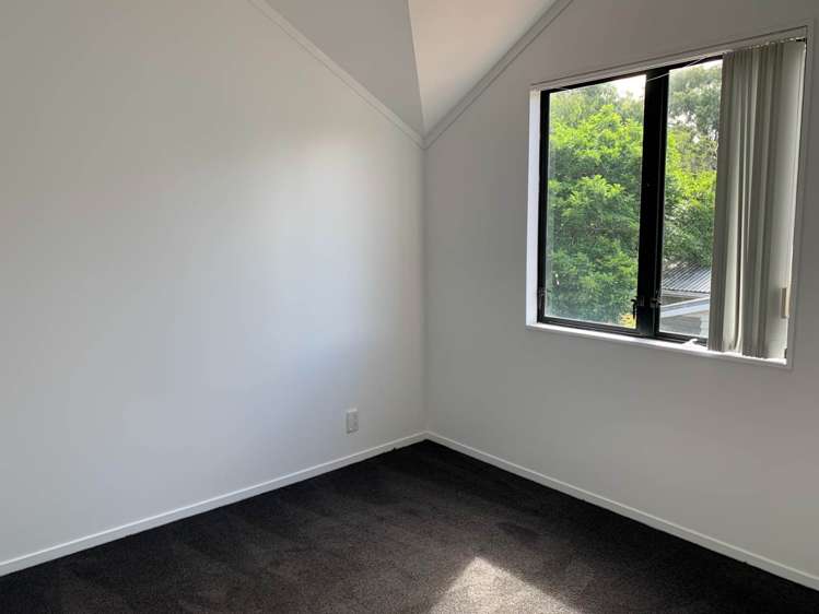 1a Pegler Avenue Epsom_9