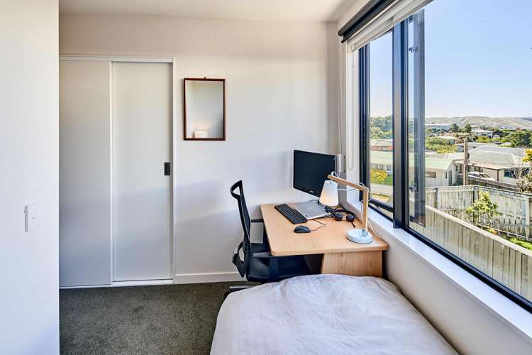 15/6 Oswald Crescent Paparangi_13