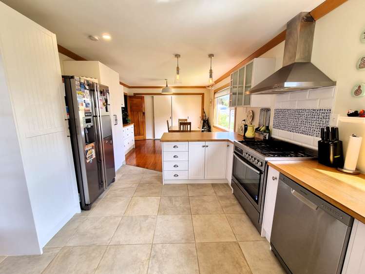 152 Orepuki Riverton Highway Riverton & Surrounds_5