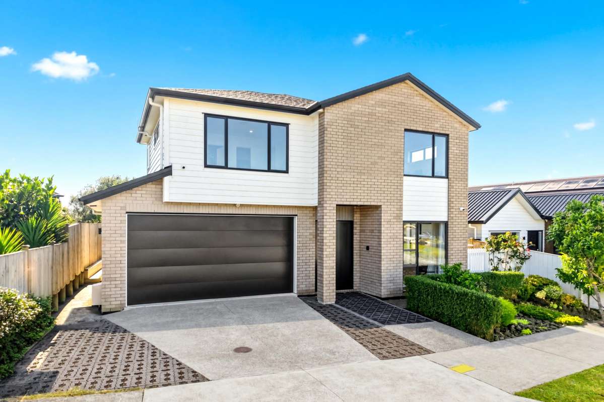 63 Makete Crescent_0
