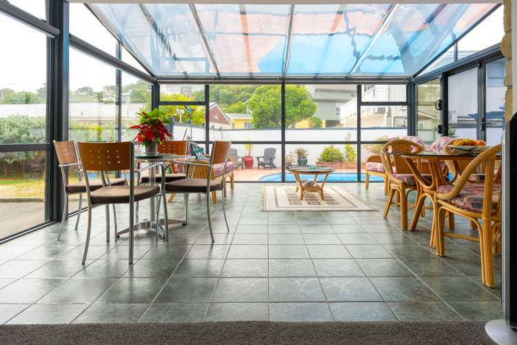 14 Cavendish Square Strathmore Park_14